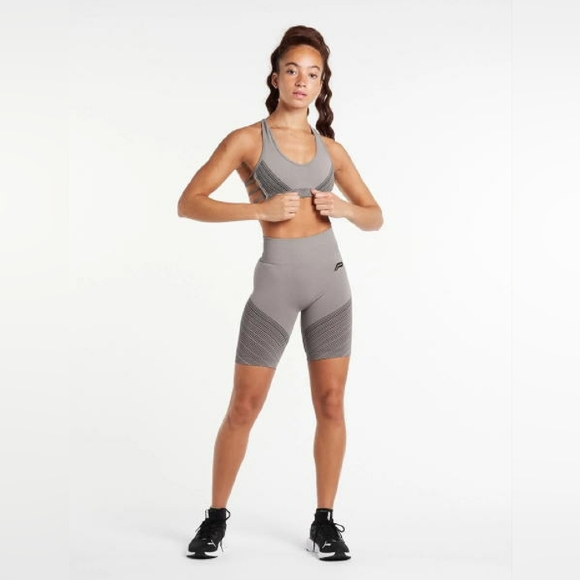 PURSUE FITNESS - Impulse Seamless Shorts - Picture 1 of 10